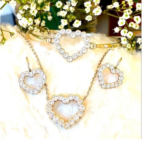 Feel the Magic while you shop ✨ 🪄✨Bundle your likes “♥️” Magically 30% off ✨🪄✨ - Picture 15 of 16